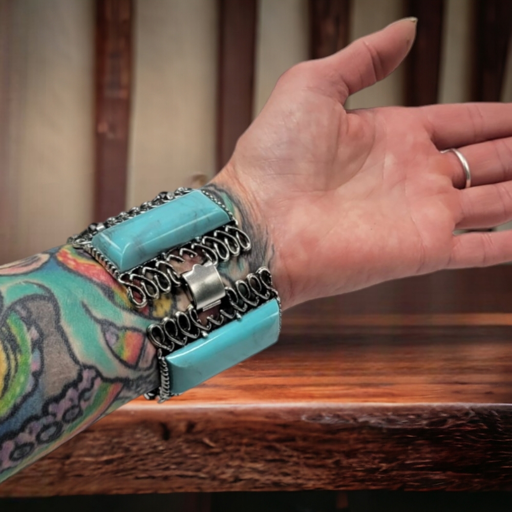 Vintage 1960's Turquoise Lucite Book Link Selro Style Bracelet - Picture 3 of 8